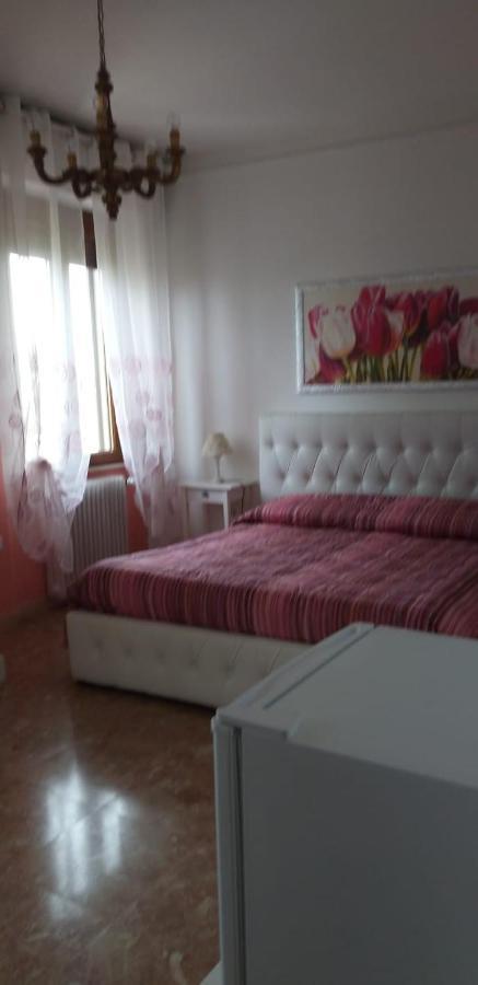 Antica Casa Di Famiglia Hotel Кастильоне дел Лаго Екстериор снимка