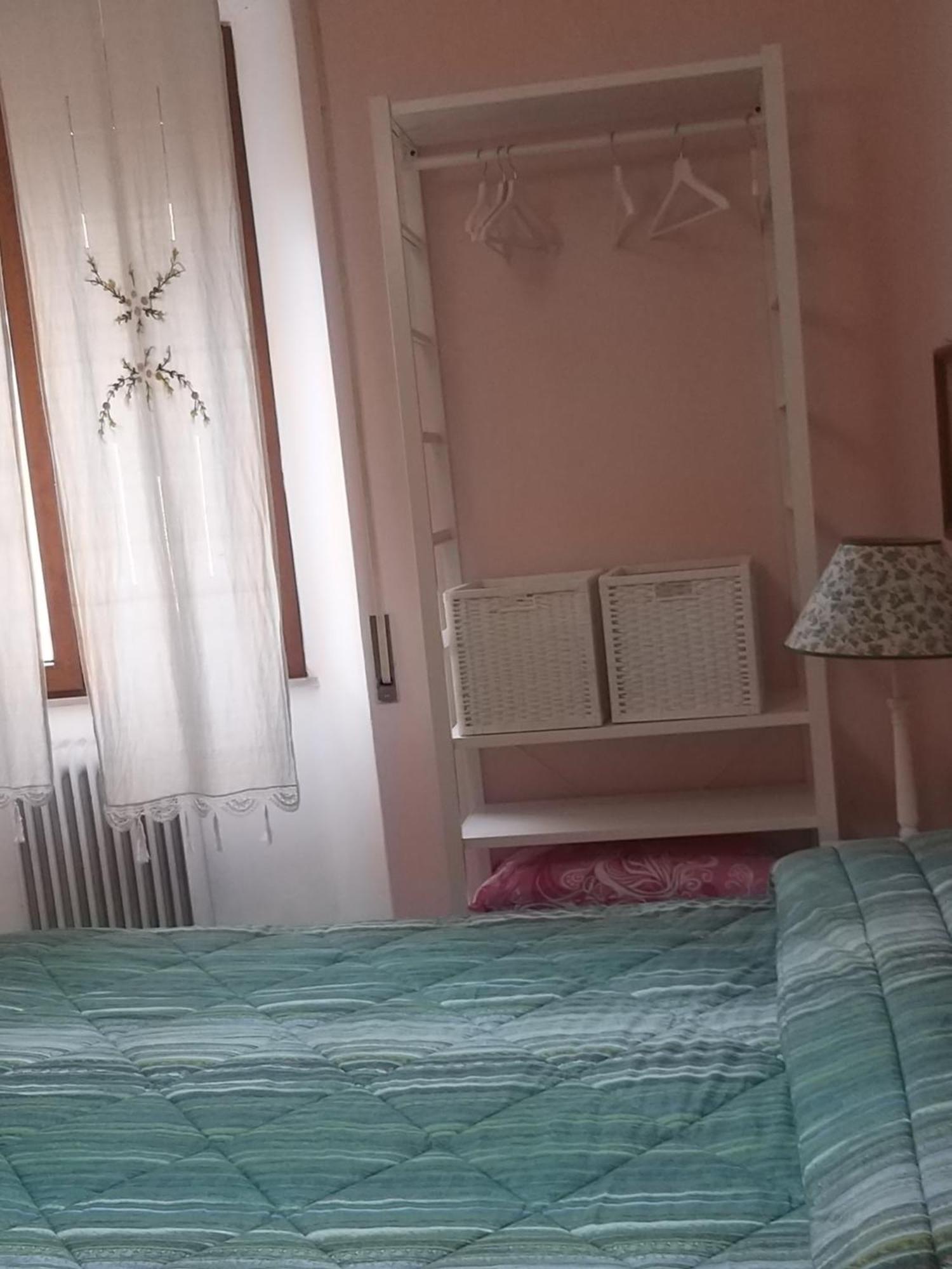 Antica Casa Di Famiglia Hotel Кастильоне дел Лаго Стая снимка