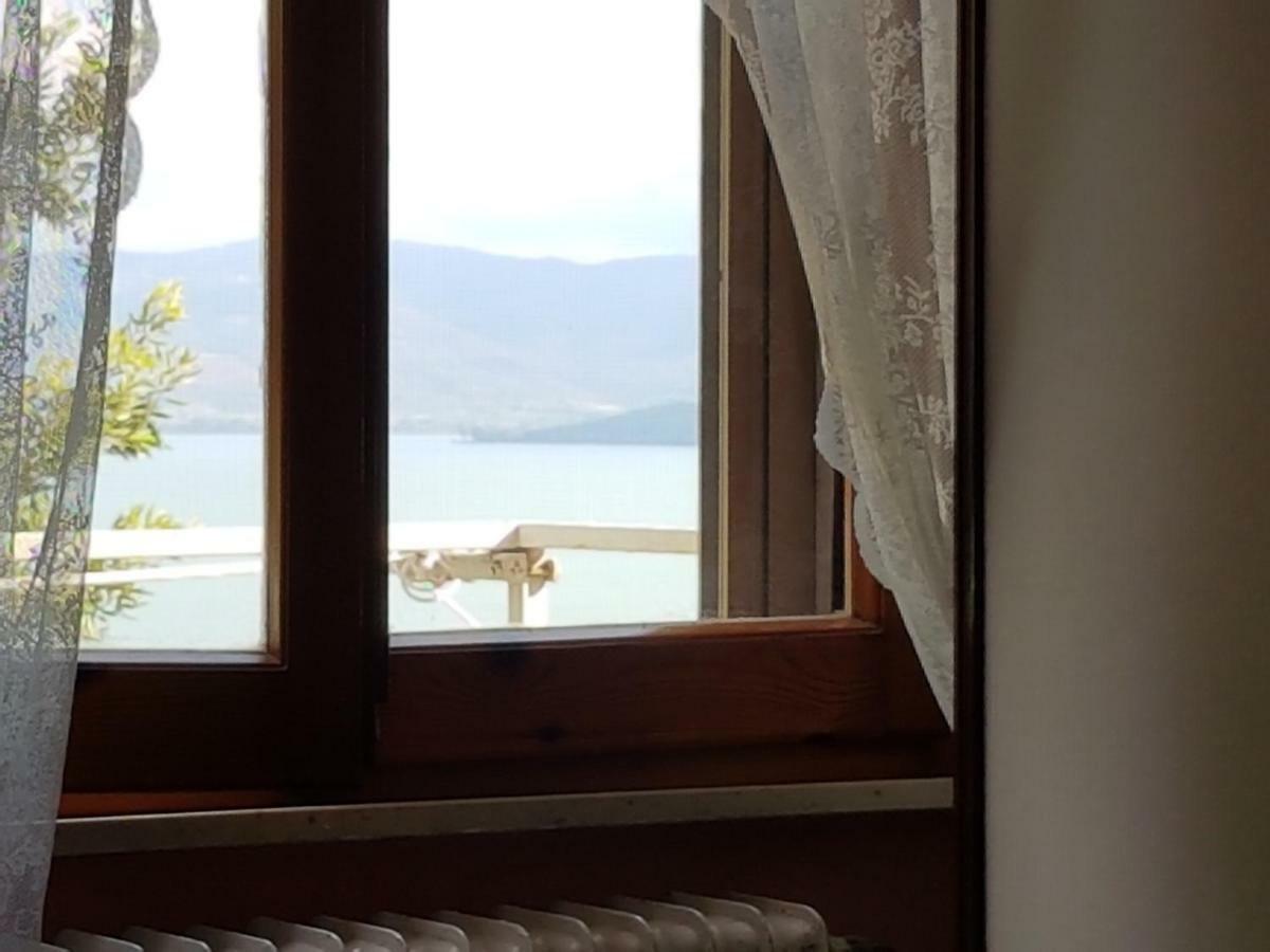 Antica Casa Di Famiglia Hotel Кастильоне дел Лаго Екстериор снимка