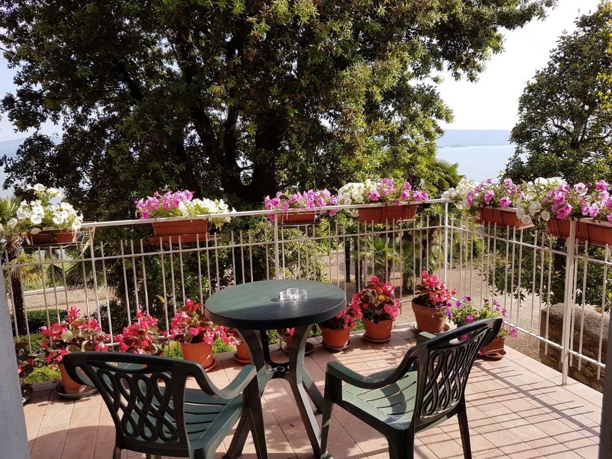 Antica Casa Di Famiglia Hotel Кастильоне дел Лаго Екстериор снимка
