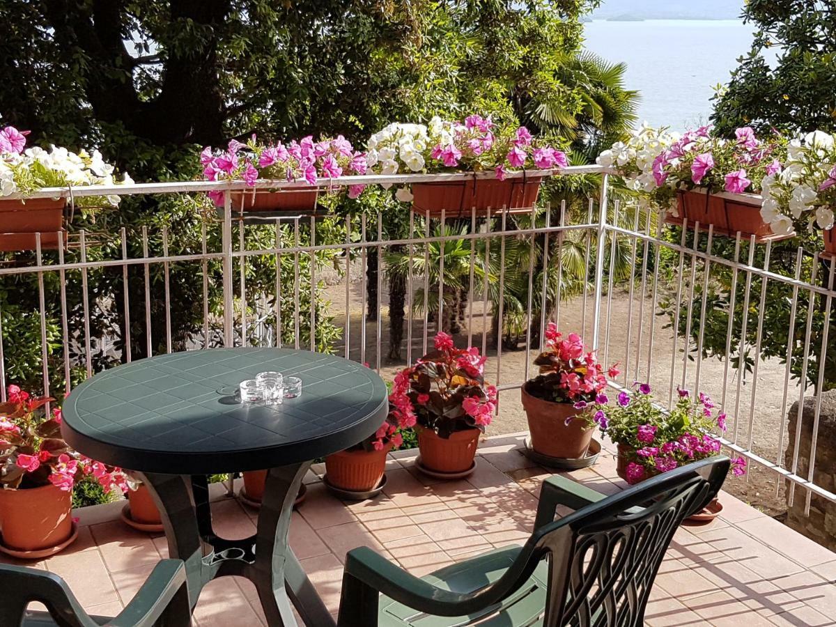 Antica Casa Di Famiglia Hotel Кастильоне дел Лаго Екстериор снимка