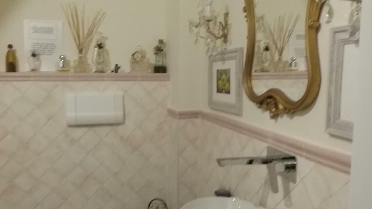 Antica Casa Di Famiglia Hotel Кастильоне дел Лаго Екстериор снимка