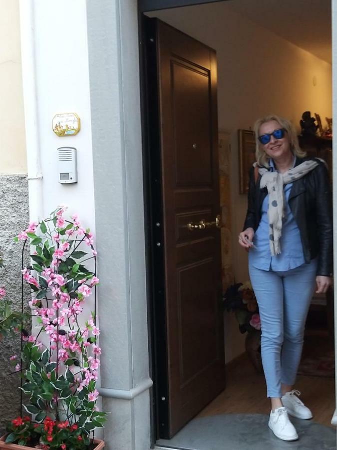 Antica Casa Di Famiglia Hotel Кастильоне дел Лаго Екстериор снимка